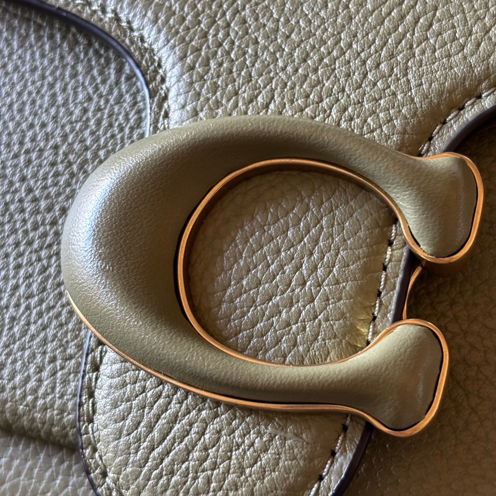 Coach Tabby 26 in Moss/Gold w/Leather Wrapped “C” Emblem - Picture 3 of 12